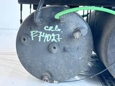 Freightliner Cascadia 126 Air Tank