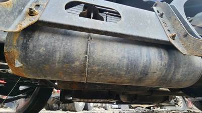 Freightliner Cascadia 126 Air Tank