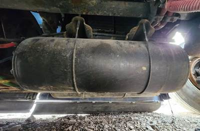Freightliner Cascadia 126 Air Tank