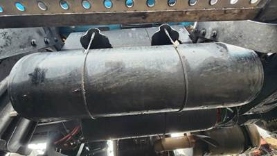 Freightliner Cascadia 126 Air Tank