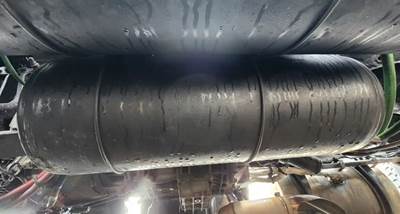 Freightliner Cascadia 126 Air Tank