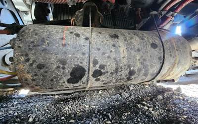 Freightliner Cascadia 126 Air Tank