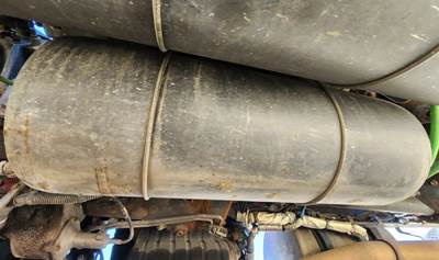 Freightliner Cascadia 126 Air Tank