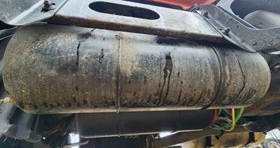 Freightliner Cascadia 126 Air Tank