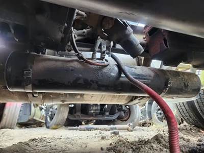 Freightliner Columbia 112 Air Tank