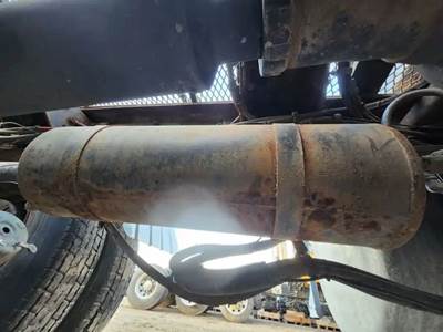 Freightliner FLC Air Tank