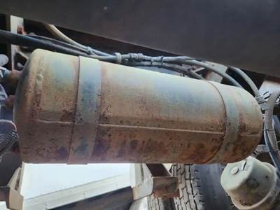 Freightliner FLC Air Tank