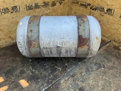 Freightliner FLD112 Air Tank for a 1986 Freightliner FLD112SD