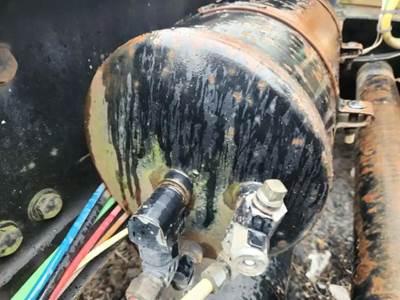 Freightliner FLD120 Air Tank