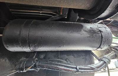 Freightliner FLD120 Air Tank