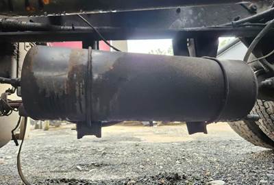 Freightliner FLD120 Air Tank