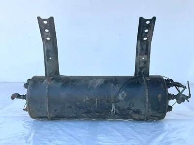 Freightliner FLD120SD Air Tank