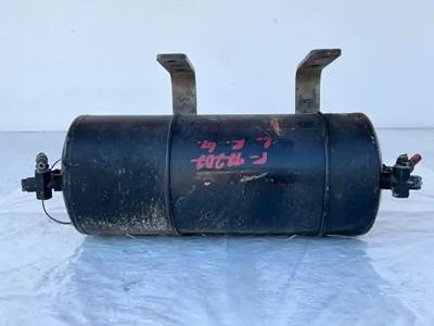 Freightliner FLD120SD Air Tank