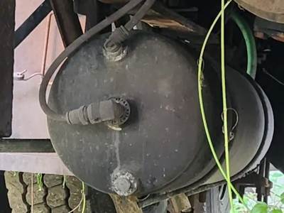 Freightliner M2 106 Air Tank