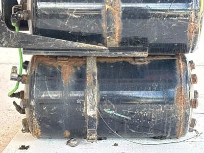 Freightliner M2 106 Air Tank