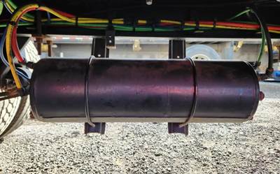 Freightliner M2 106 Air Tank