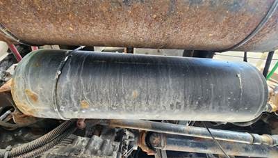 Freightliner M2 106 Air Tank