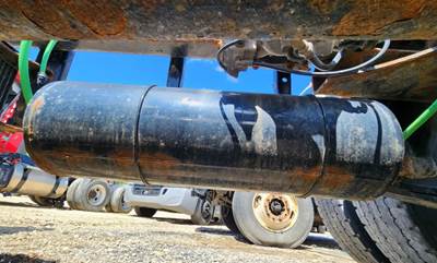 Freightliner M2 106 Air Tank