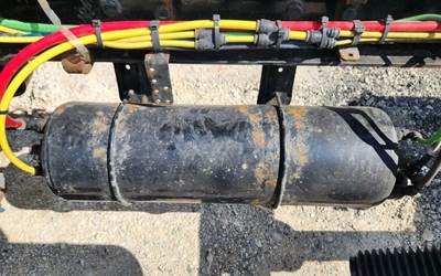 Freightliner M2 106 Air Tank