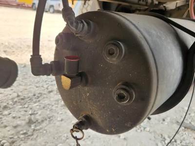 Freightliner M2 106 Air Tank