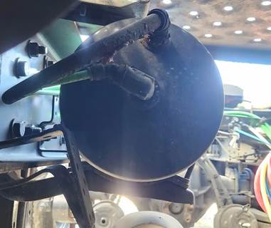 Freightliner M2 106 Air Tank