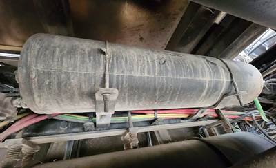 Freightliner M2 106 Air Tank