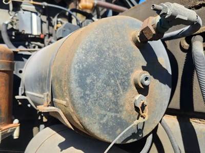 GMC T7500 Air Tank