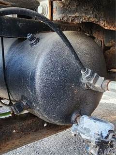 International 2574 Air Tank