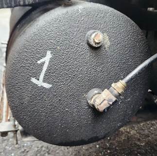 International 2574 Air Tank