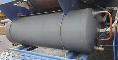 International 4400 Air Tank