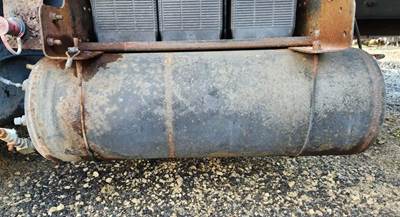 International 4400 Air Tank