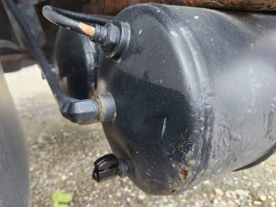 International 4400 Air Tank