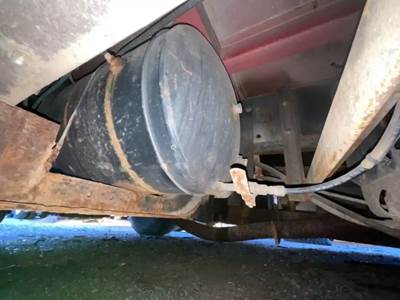 International 4900 Air Tank