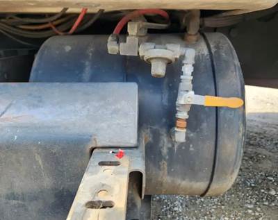 International 4900 Air Tank