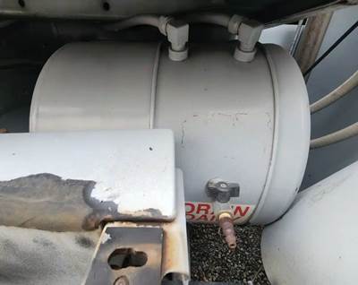 International 4900 Air Tank