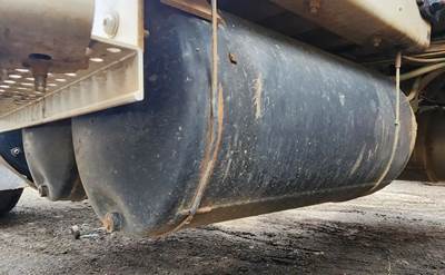 International 9900i Air Tank