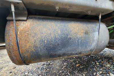 International 9900i Air Tank
