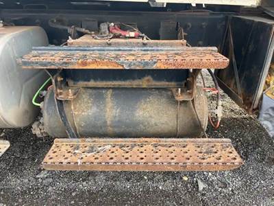 International DuraStar 4300 Air Tank