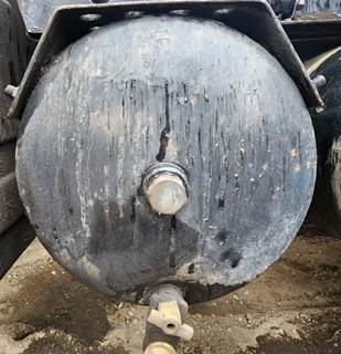 International F2275 Air Tank for a 1980 International F-2275