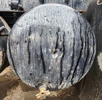 International F2275 Air Tank for a 1980 International F-2275