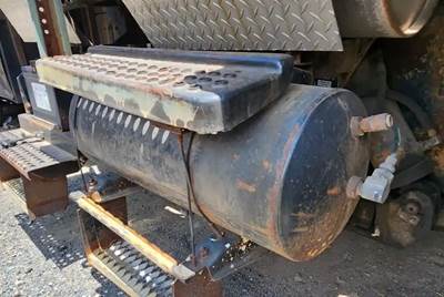 International F2554 Air Tank for a 1997 International F-2554