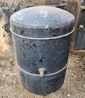 International F2574 Air Tank for a 1987 International F-2574