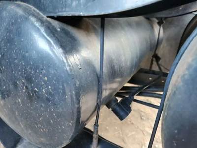 International F2674 Air Tank for a 1999 International F-2674 SBA