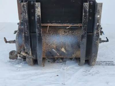 International F2674 Air Tank for a 2002 International F-2674 SBA