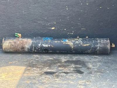 International F9370 Air Tank for a 1997 International F-9370