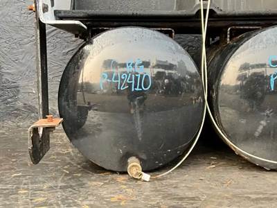 International LT625 Air Tank