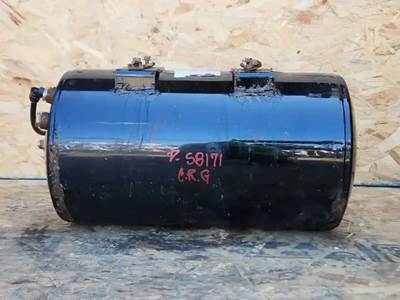 International LT625 Air Tank