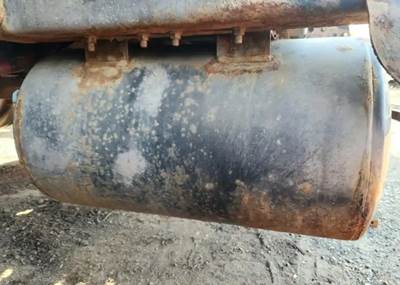 International LT625 Air Tank