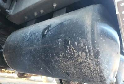 International LT625 Air Tank