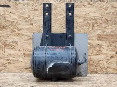 International LT625 Air Tank